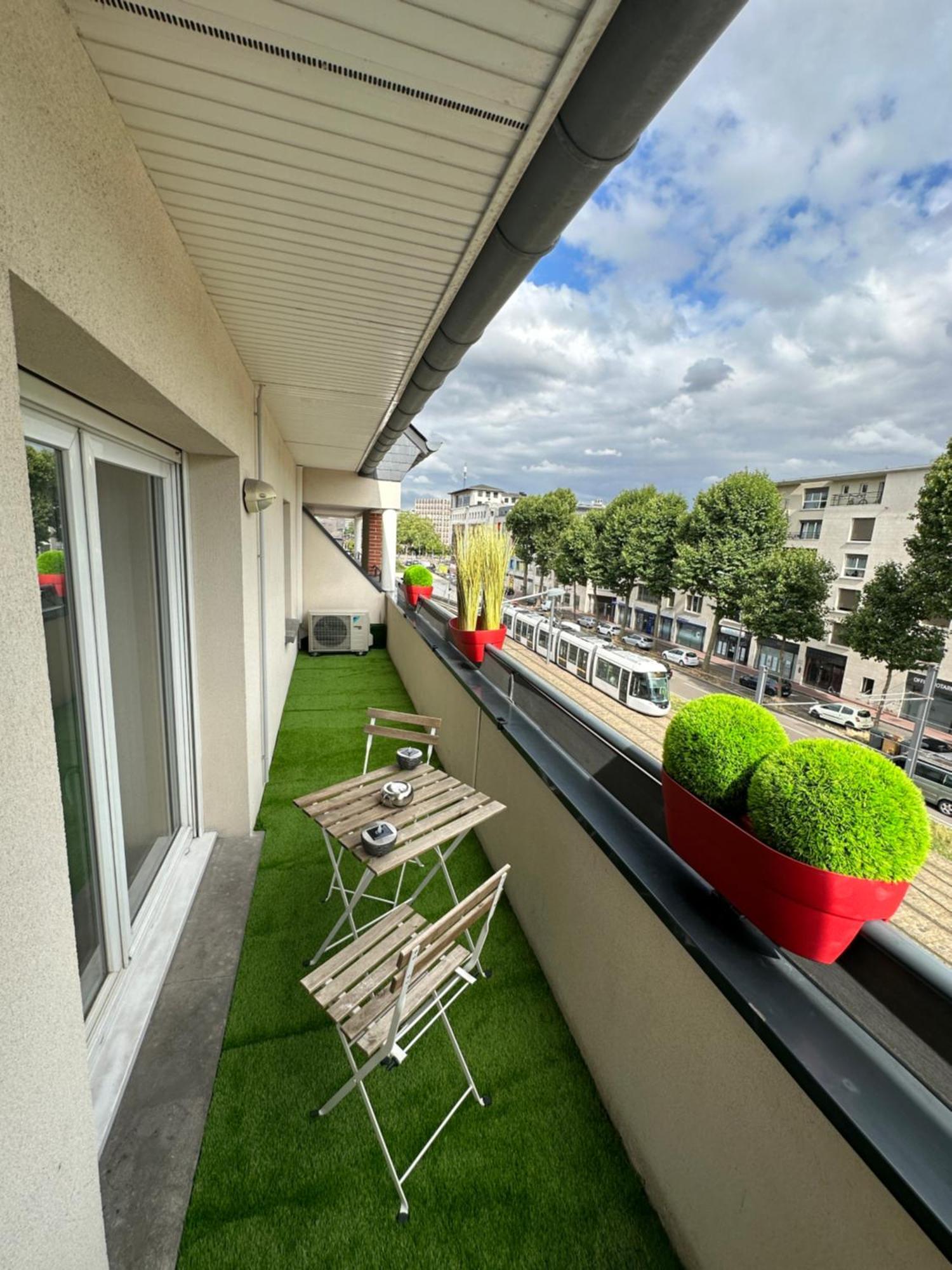 T3 Flat Moderne Sur 2 Etages Metro Parking Free Entrance Autonome Rouen Exterior foto